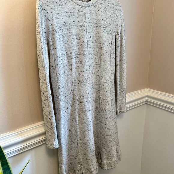 Carven Long Sleeve Sweatshirt Dress Ruffle Hem Gray Back Zip Womens Size Large - Picture 15 of 15
